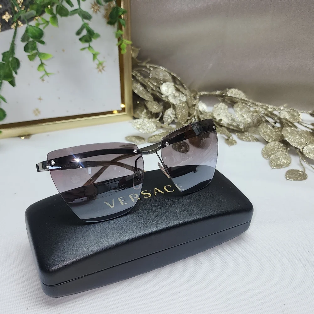 Versace nwot 2190